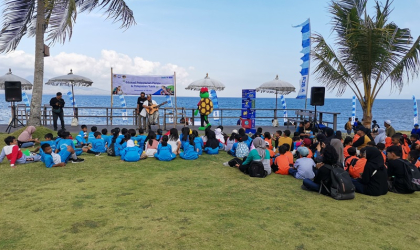 Sosialisasi di Pantai Villa Solong