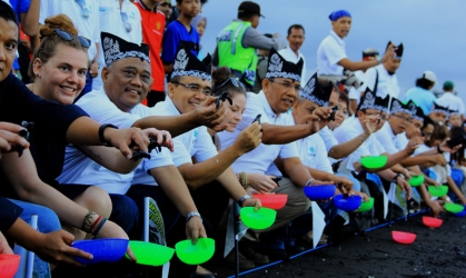 Pelepasliaran Tukik Dalam Acara Pencanangan Pelabuhan Marina