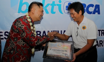 Penyerahan Dana CSR Dari Bank BCA