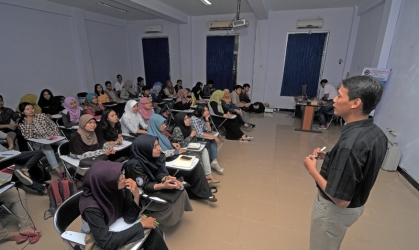 Sosialisasi kepada mahasiswa Unair Banyuwangi 