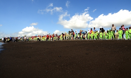 Pelepasliaran Tukik Bersama Siswa TK Aisiyah