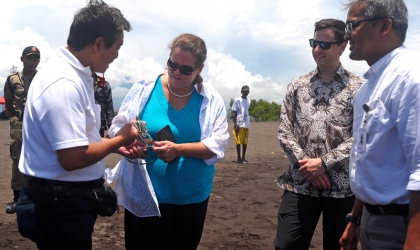 Pelepasliaran Tukik Bersama Konjen AS