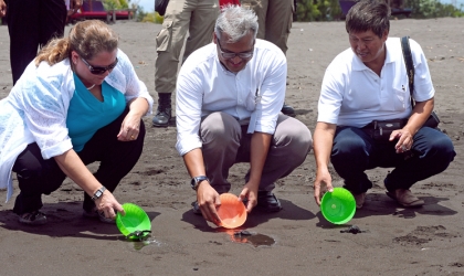 Pelepasliaran Tukik Bersama Konjen AS