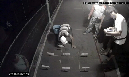 Menemukan Penyu Bertelur di Pantai Cacalan