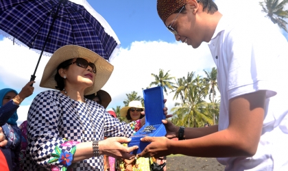 Pelepasliaran Tukik Bersama Ibu Wakapolri
