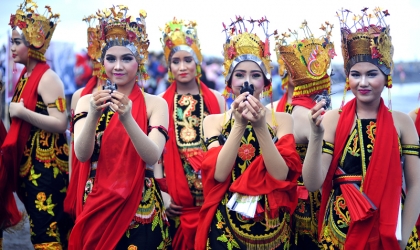 Pelepasliaran Tukik Dalam Event Gandrung Sewu 2017