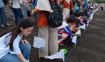 Pelepasliaran Tukik di Pantai Pulau Santen 