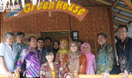 Pelepasliaran Tukik Bersama FIKKIA UNAIR